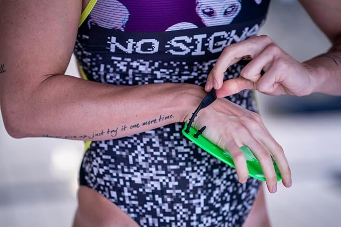 arena Unisex Elite Hand Paddle 2 for Lap Swimming and Technique Training, Swim Equipment for Men and Women, 4 Sizes