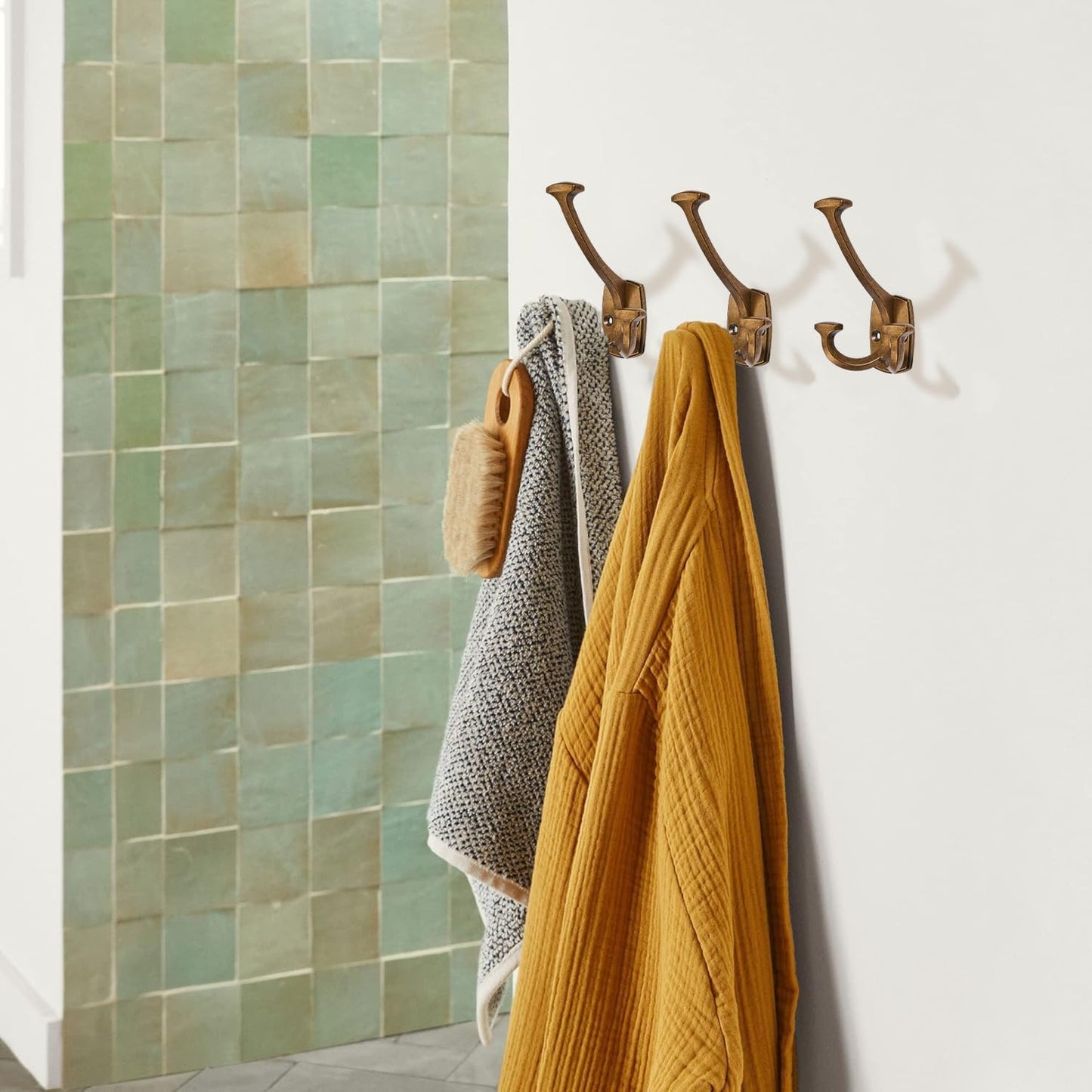 Large Wall Double-Sided Hook 2 Pack Antique Brass Hook Decorative Heavy Duty Solid Large Coat Hooks for Towel Hanging Coats Robe Towel Bags Door Back 2 Prong Hooks